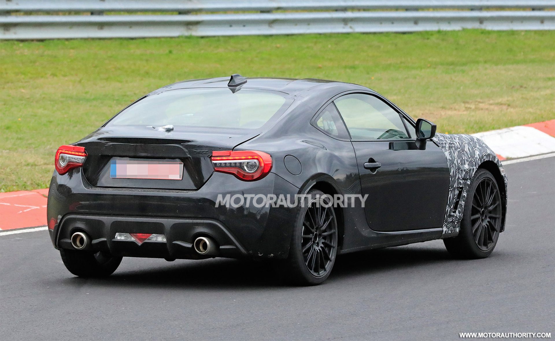 2021-subaru-brz-facelift-spy-shots--photo-credit-s-baldauf-sb-medien_100720167_h.jpg