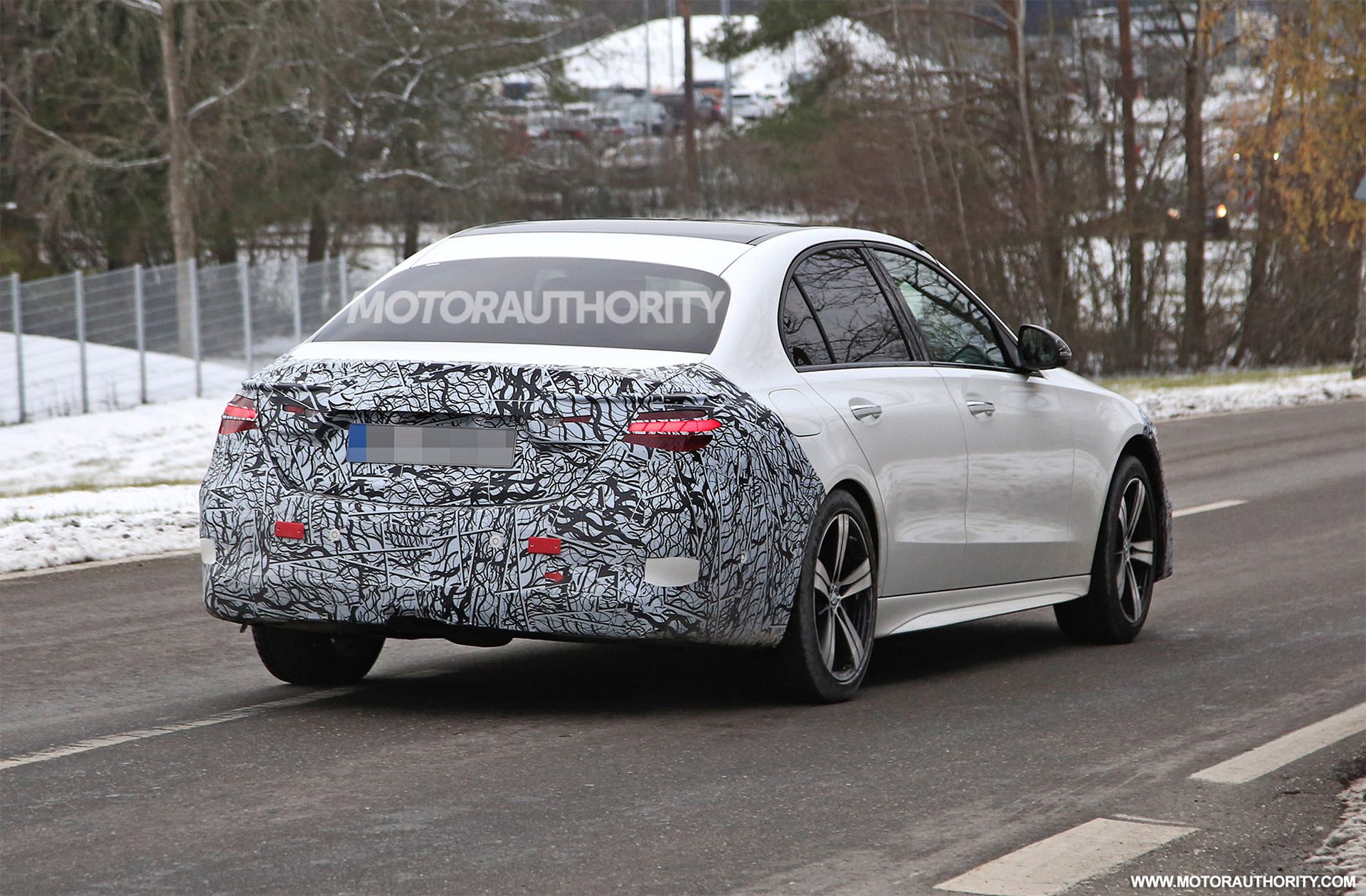 2022-mercedes-benz-c-class-spy-shots--photo-credit-s-baldauf-sb-medien_100773013_h.jpg