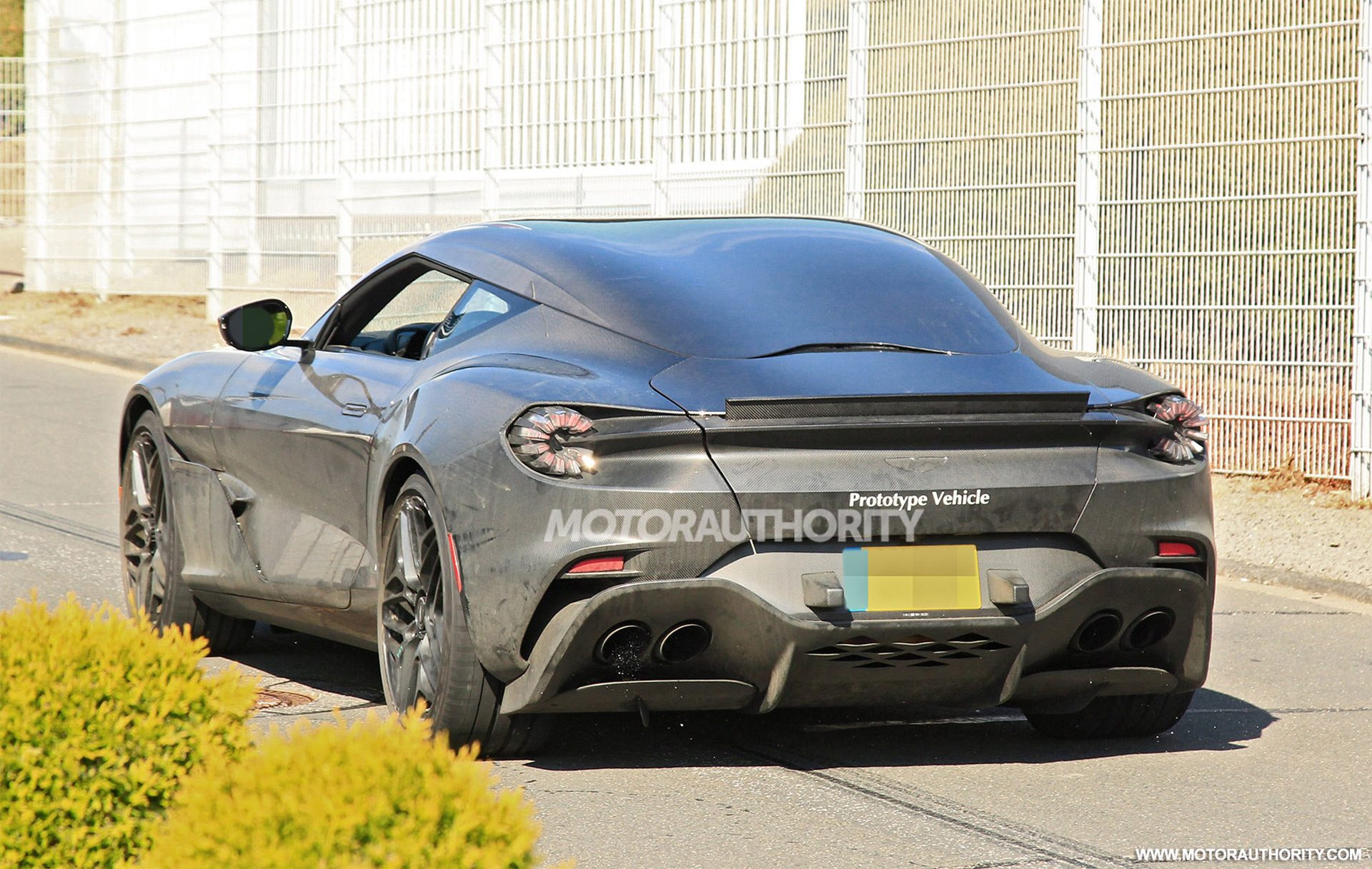 aston-martin-dbs-gt-zagato-spy-shots--photo-credits-baldauf-sb-medien_100746679_h.jpg