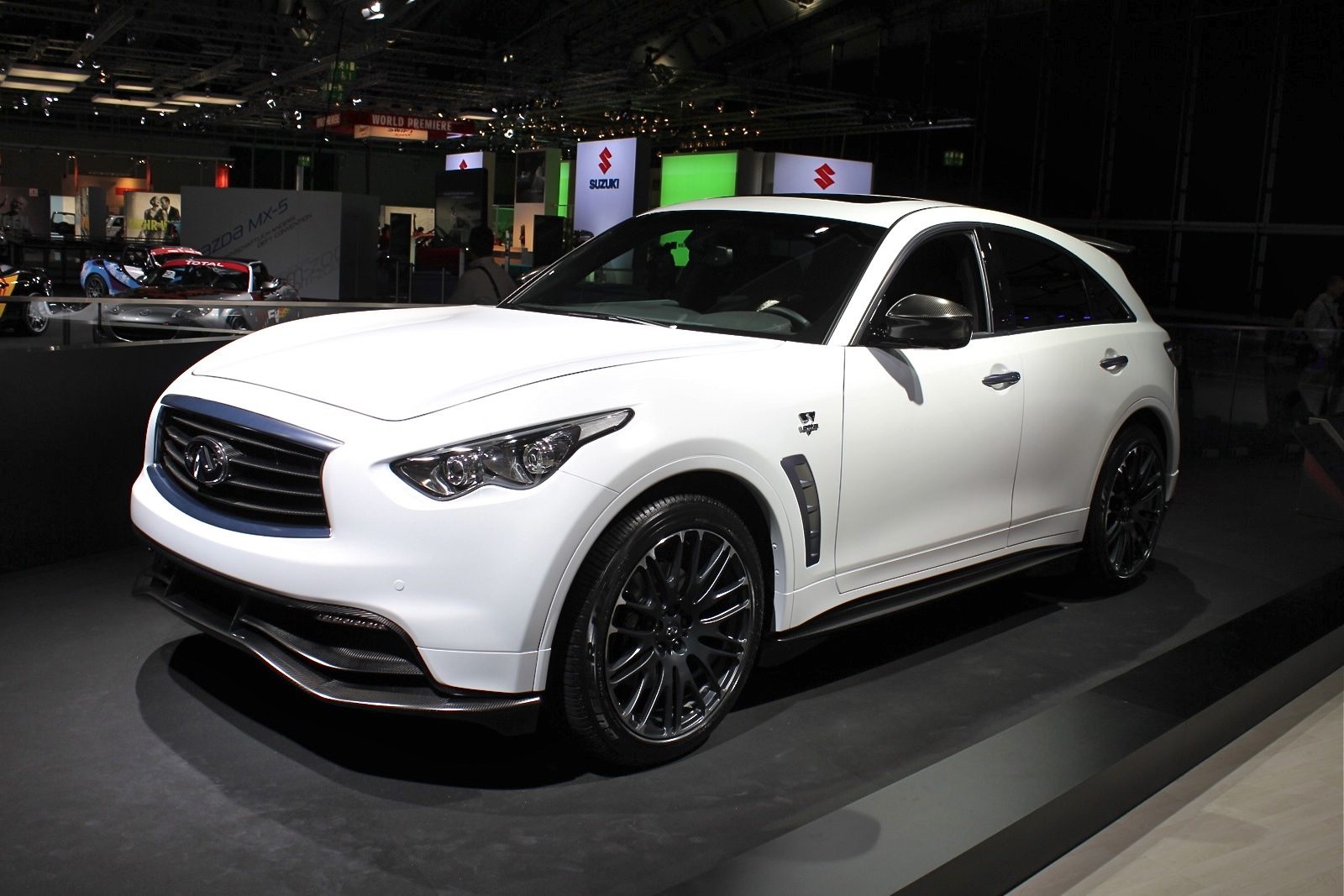 infiniti-fx50_100363179_h.jpg