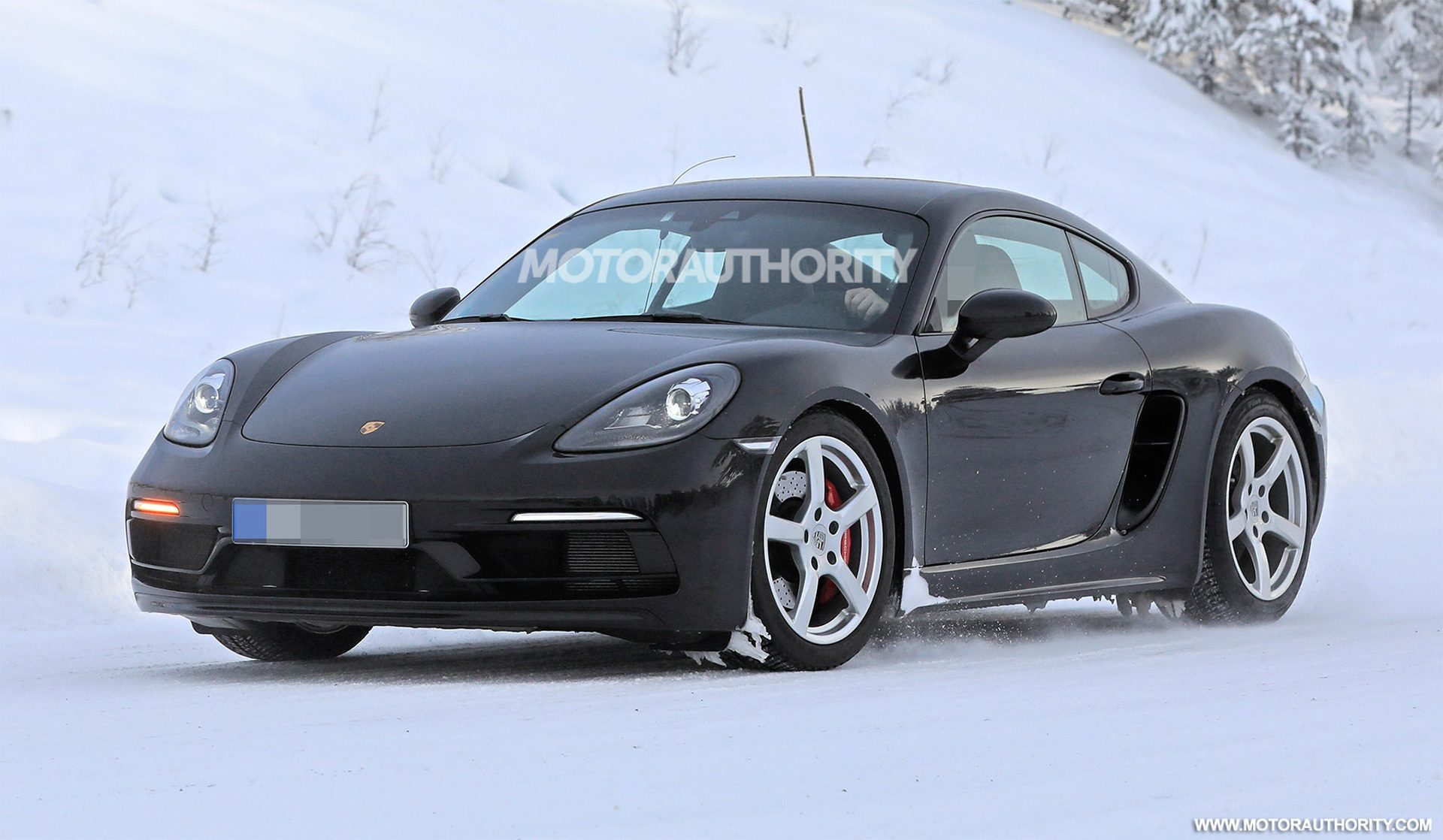 porsche-718-cayman-6-cylinder-spy-shots--image-via-s-baldauf-sb-medien_100692486_h.jpg