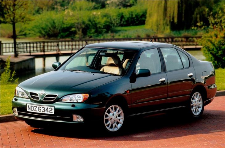 Nissan~Primera~(4).jpg