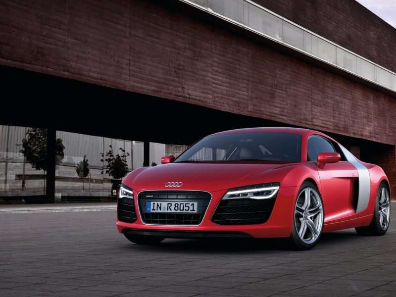2013-Audi-R8.jpg