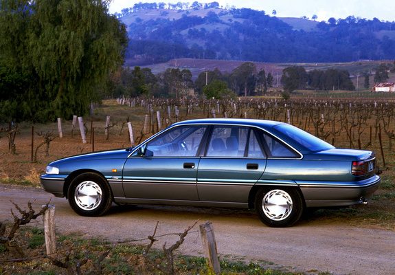 holden_commodore_1988_photos_2_b.jpg