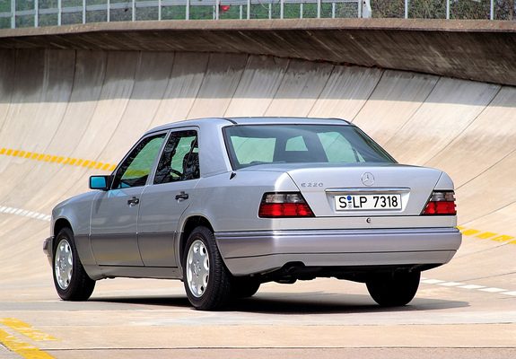 mercedes-benz_e-klasse_1993_pictures_1_b.jpg