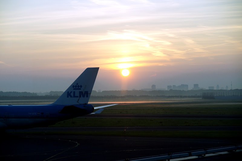 SunriseAtSchiphol.jpg