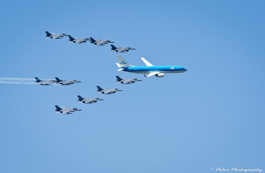 F-16_Escort_Formation.jpg