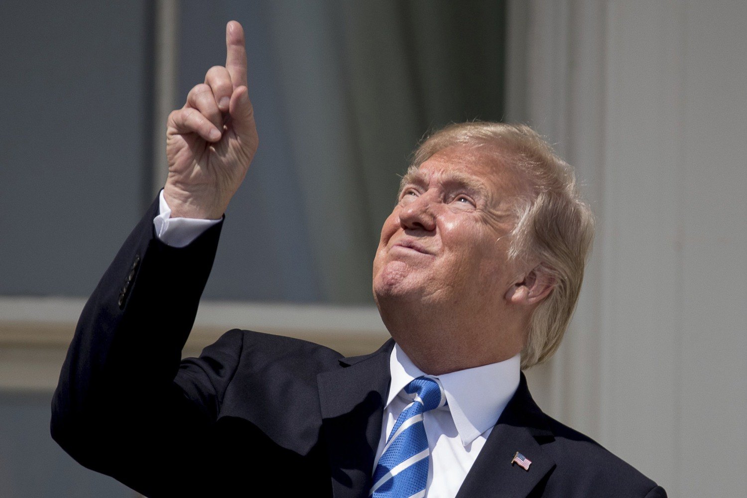 170821-trump-eclipse-348p-rs.JPG