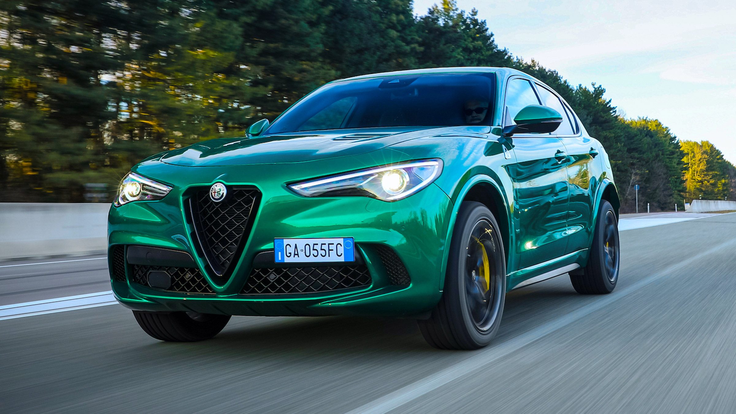 Alfa%20Romeo%20Stelvio%20Quadrifoglio-3.jpg