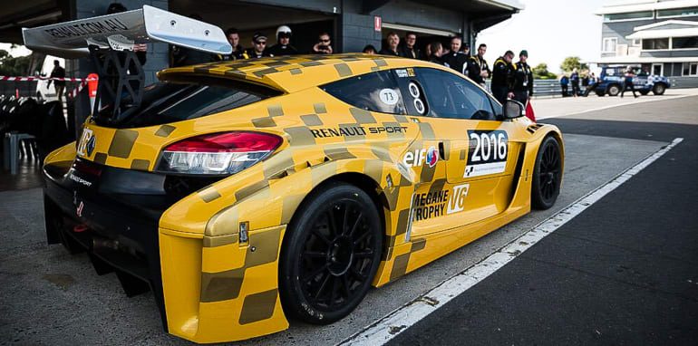 Renault-Megane-Trophy-V6-3-2_bljhdz.jpg