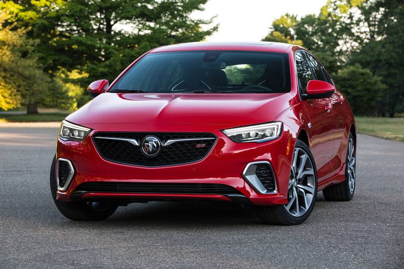 2018_buick_regal-sportback_4dr-hatchback_gs_fq_oem_1_815.jpg