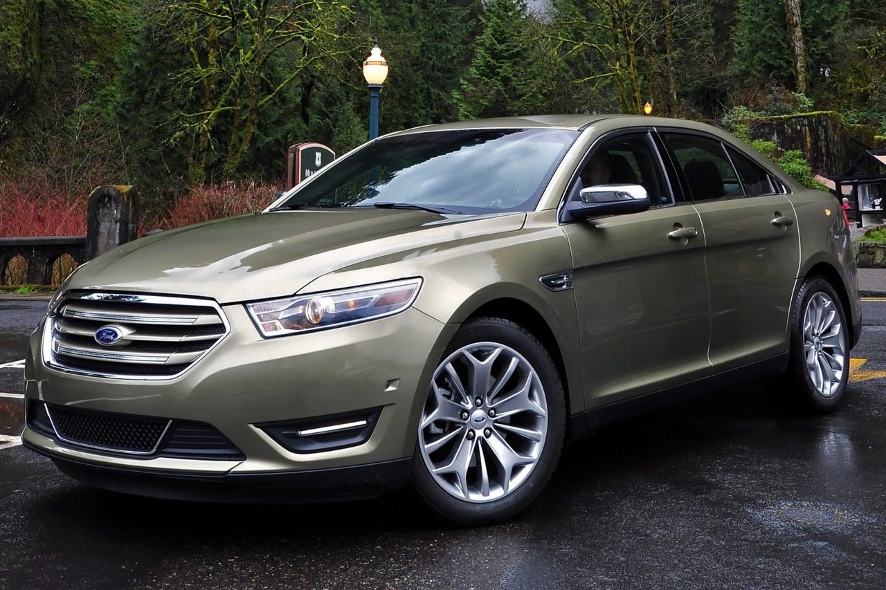 2014_ford_taurus_sedan_limited_fq_oem_1_1280.jpg