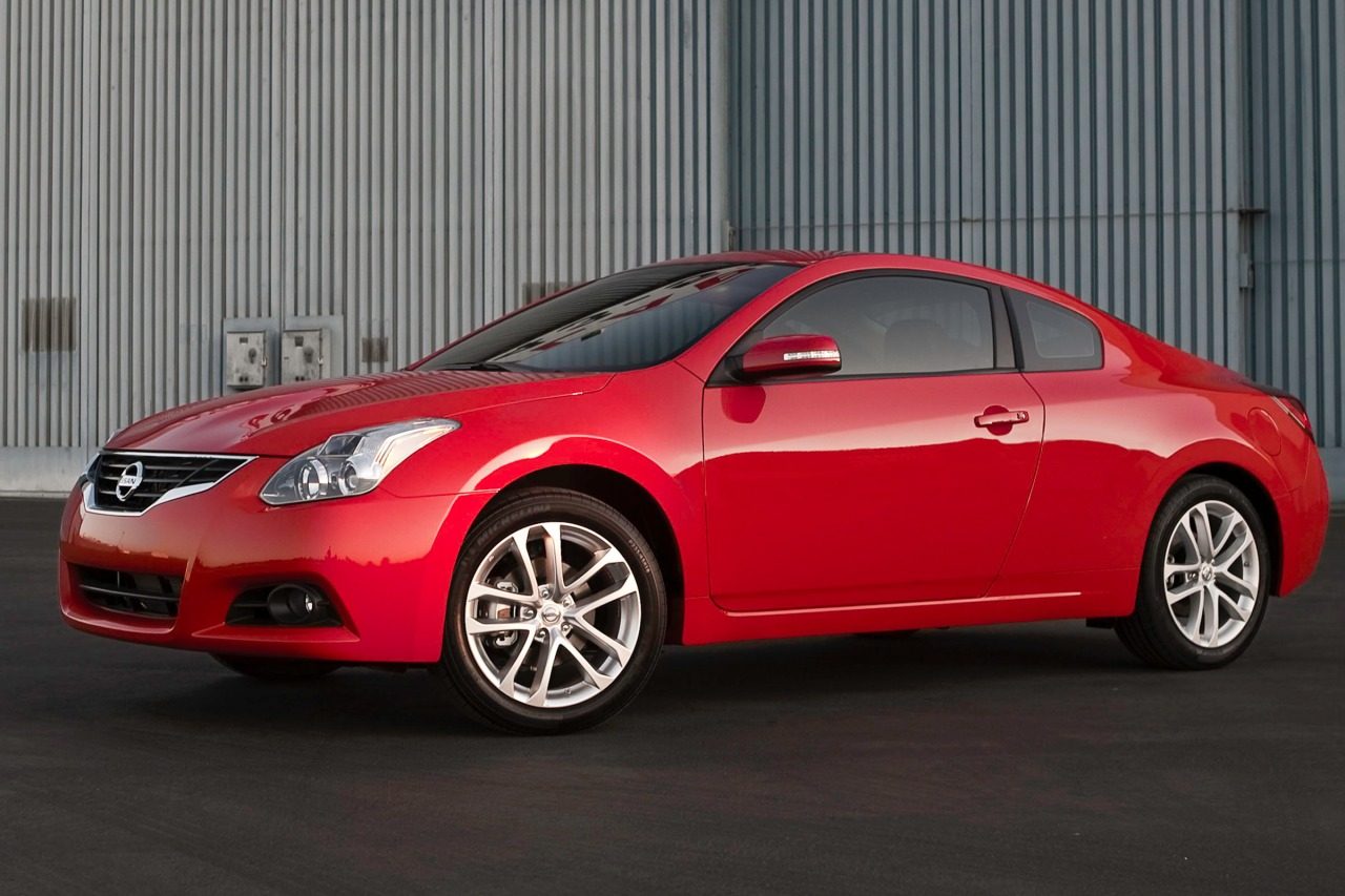 2013_nissan_altima_coupe_25-s_fq_oem_1_1280.jpg