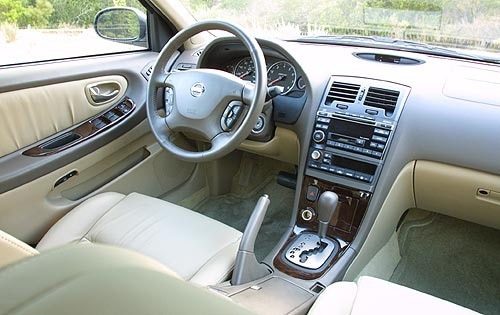 2002_nissan_maxima_sedan_gle_i_oem_1_500.jpg