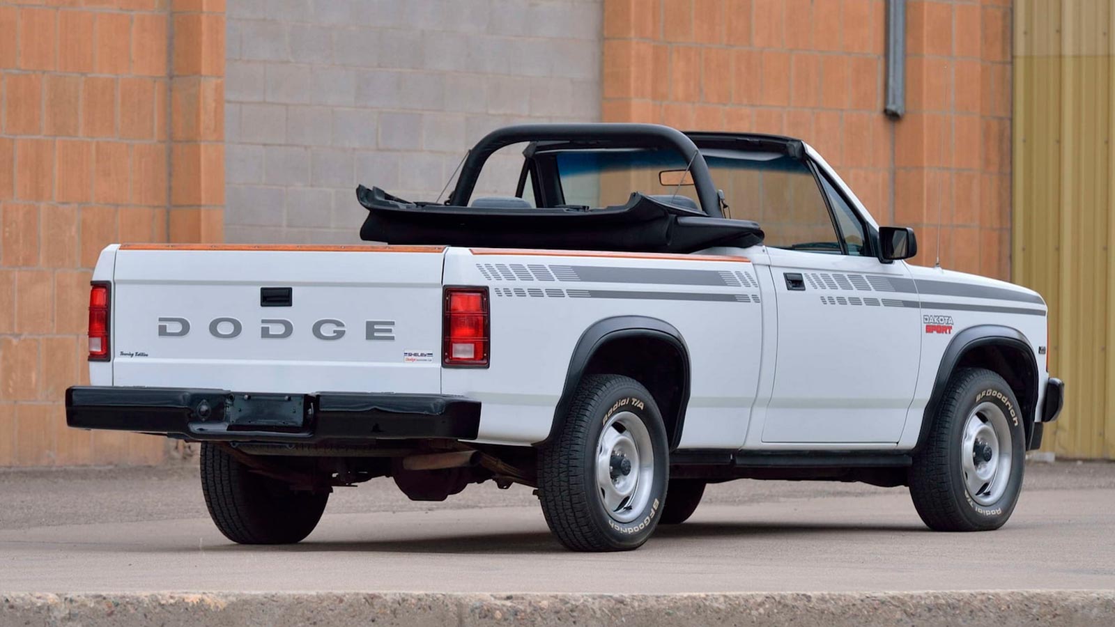 1990-Dodge-Dakota-Convertible-Mecum-Auctions-03.jpg