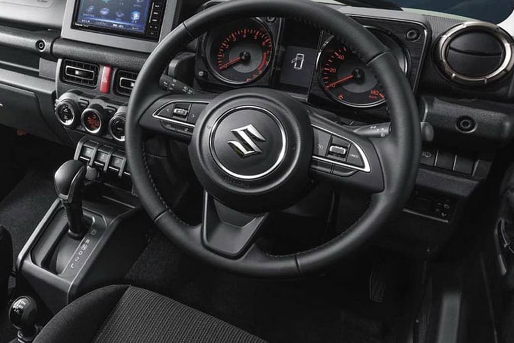 2019-suzuki-jimny-interior2.jpg