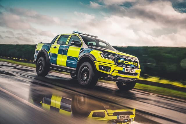 ford-ranger-raptor-uk-police-i.jpg