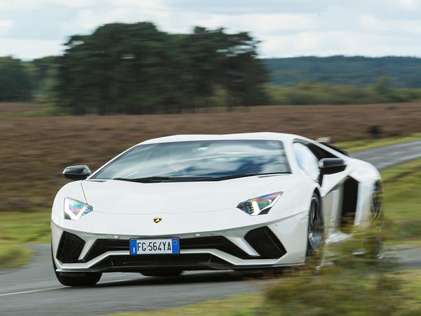 Aventador_S_010.jpg