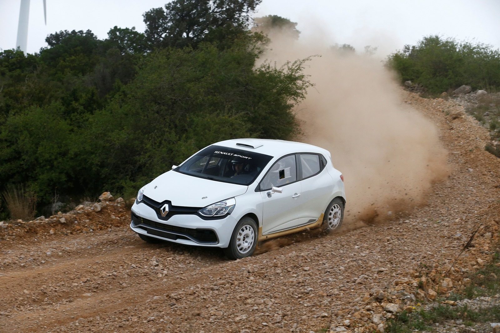 renault-clio-r3t-ral.jpg