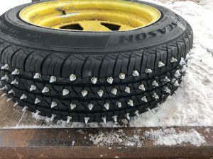 ice-racing-studded-tire-300x225.jpg