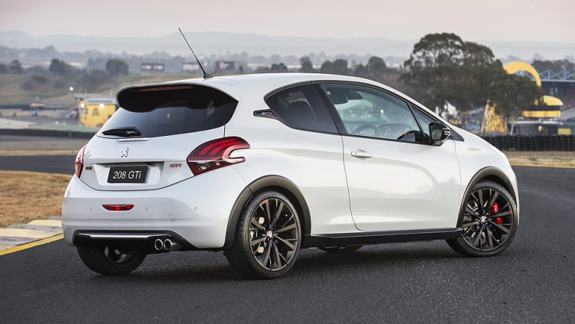 Peugeot_208_GTi_Edition_Definitive_2018_white_2.jpg