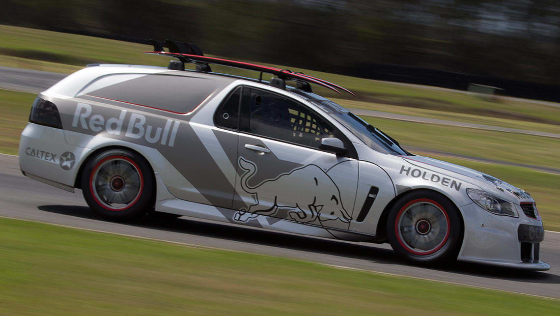 red-bull-triple-8-holden-sandman-v8-supercar-%2810%29.jpg