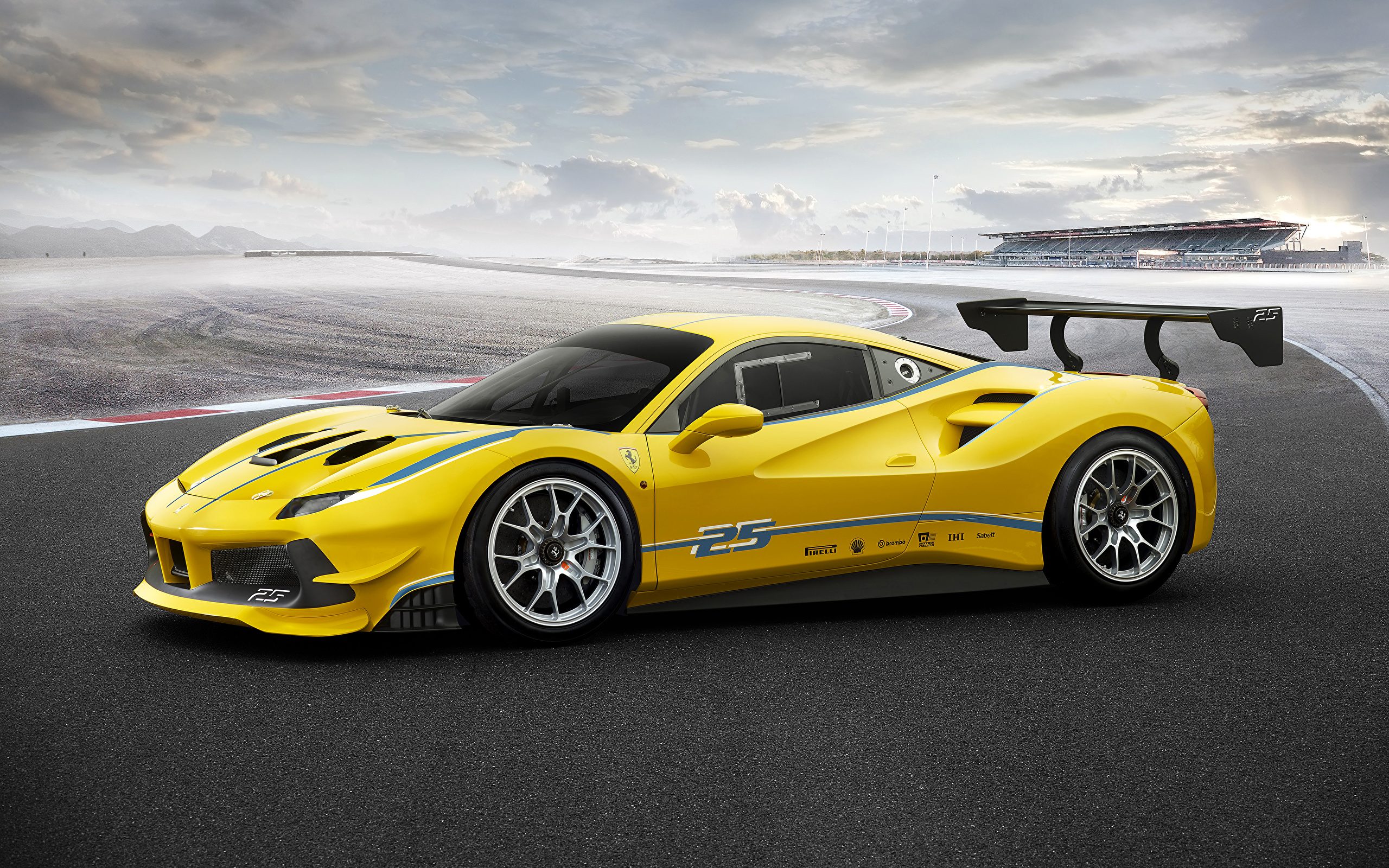 Ferrari_2017_488_Challenge_Yellow_Luxury_512960_2560x1600.jpg