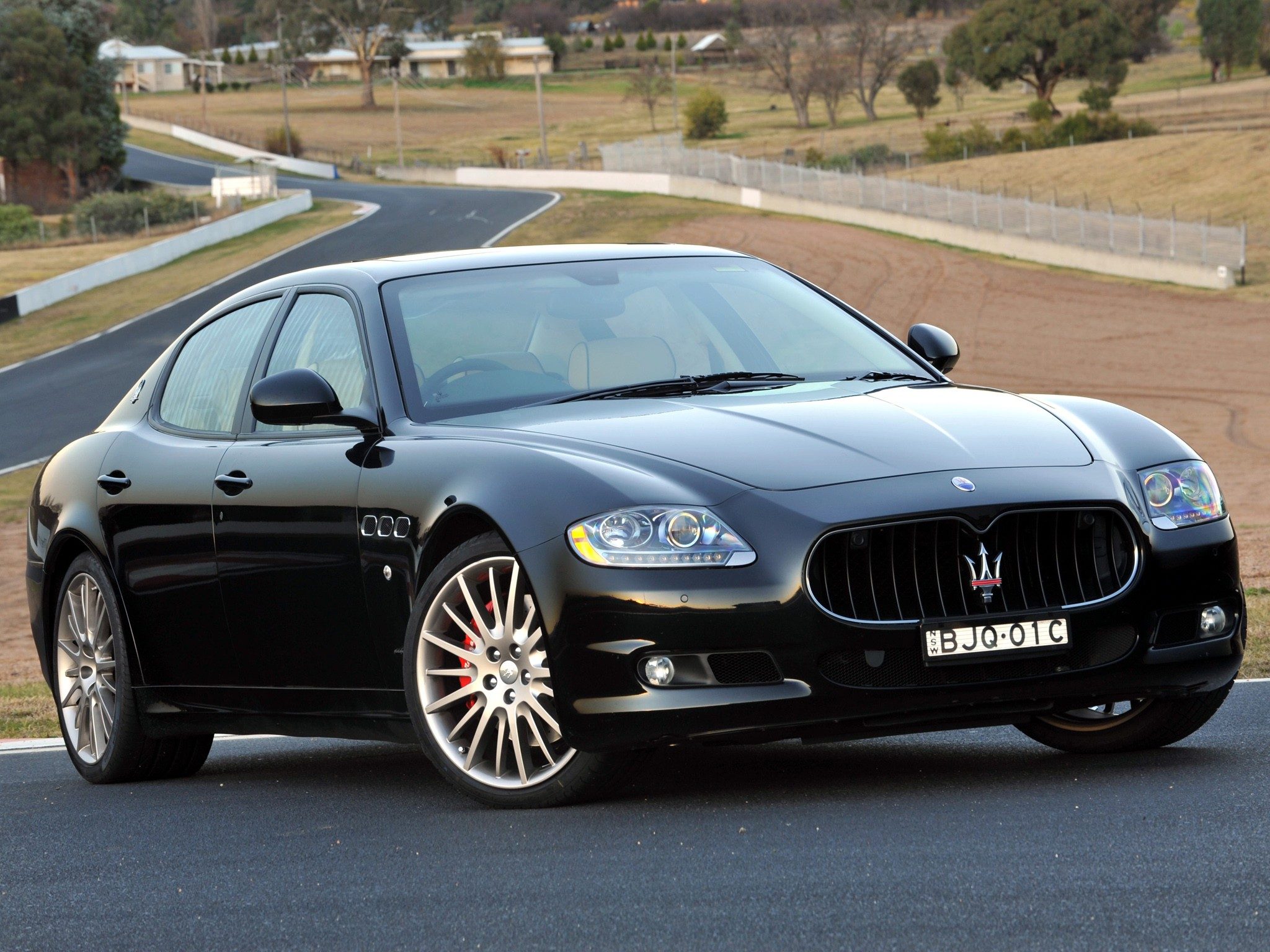 MASERATI--Quattroporte-Sport-GT-S-3871_20.jpg