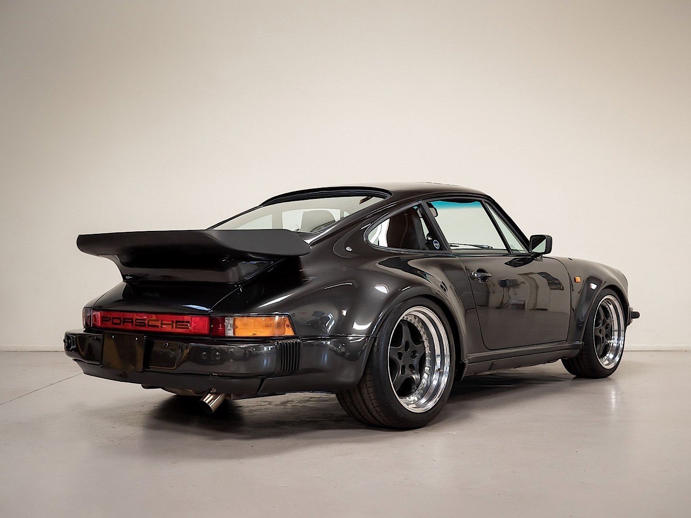 1981-porsche-930-turbo-outlaw-is-a-perfect-storm_12.jpg