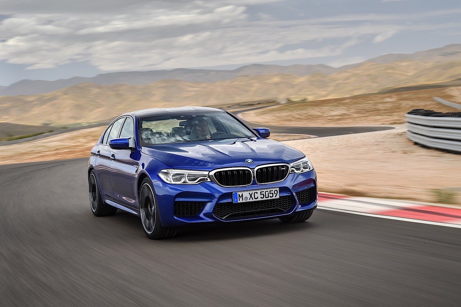 2018-bmw-m5-competition-package-expected-in-april-with-625-hp_4.jpg