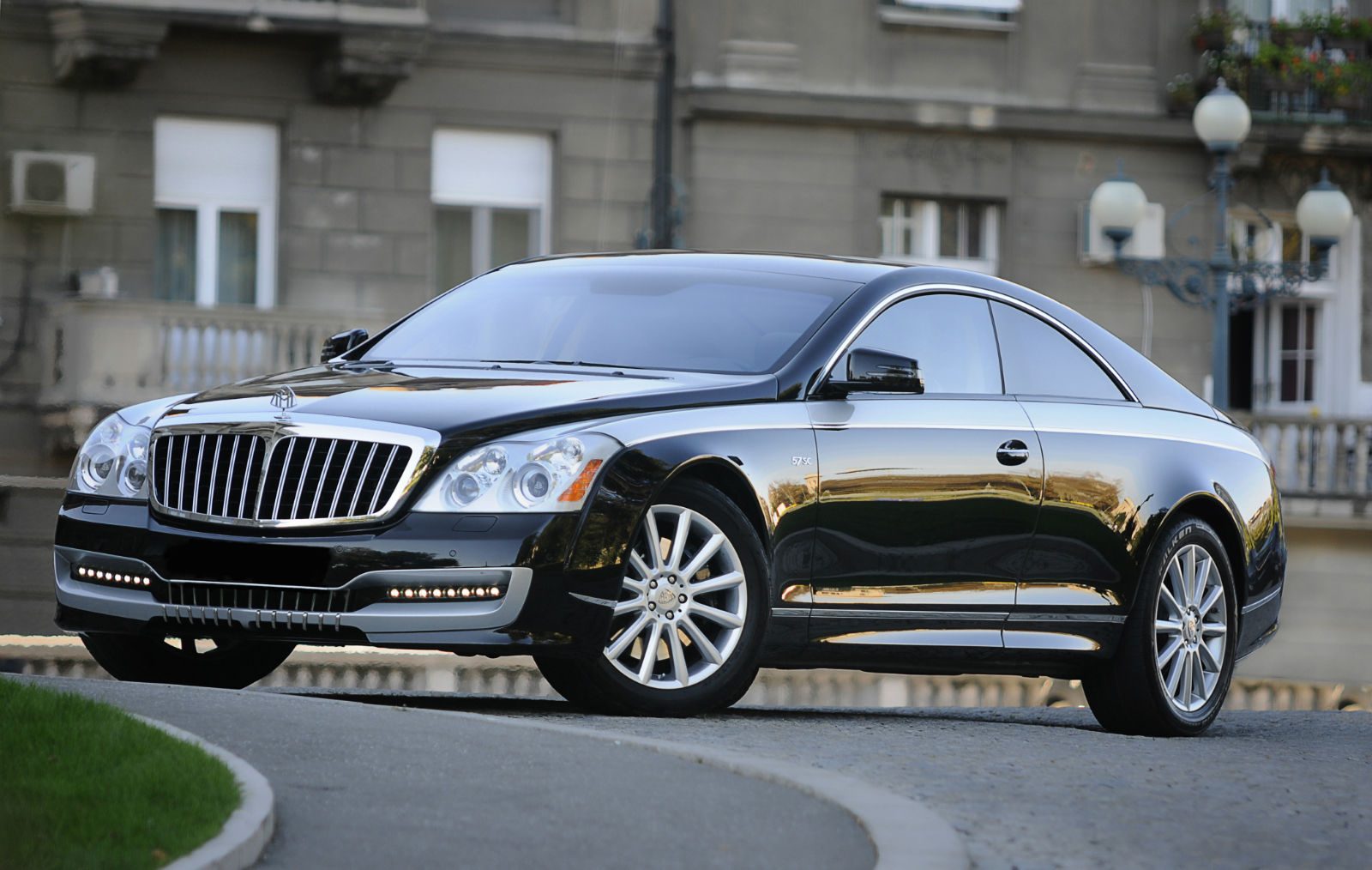 maybach-57-s-coup-will-live-to-see-another-day-and-more-customers-photo-gallery-94052_1.jpg