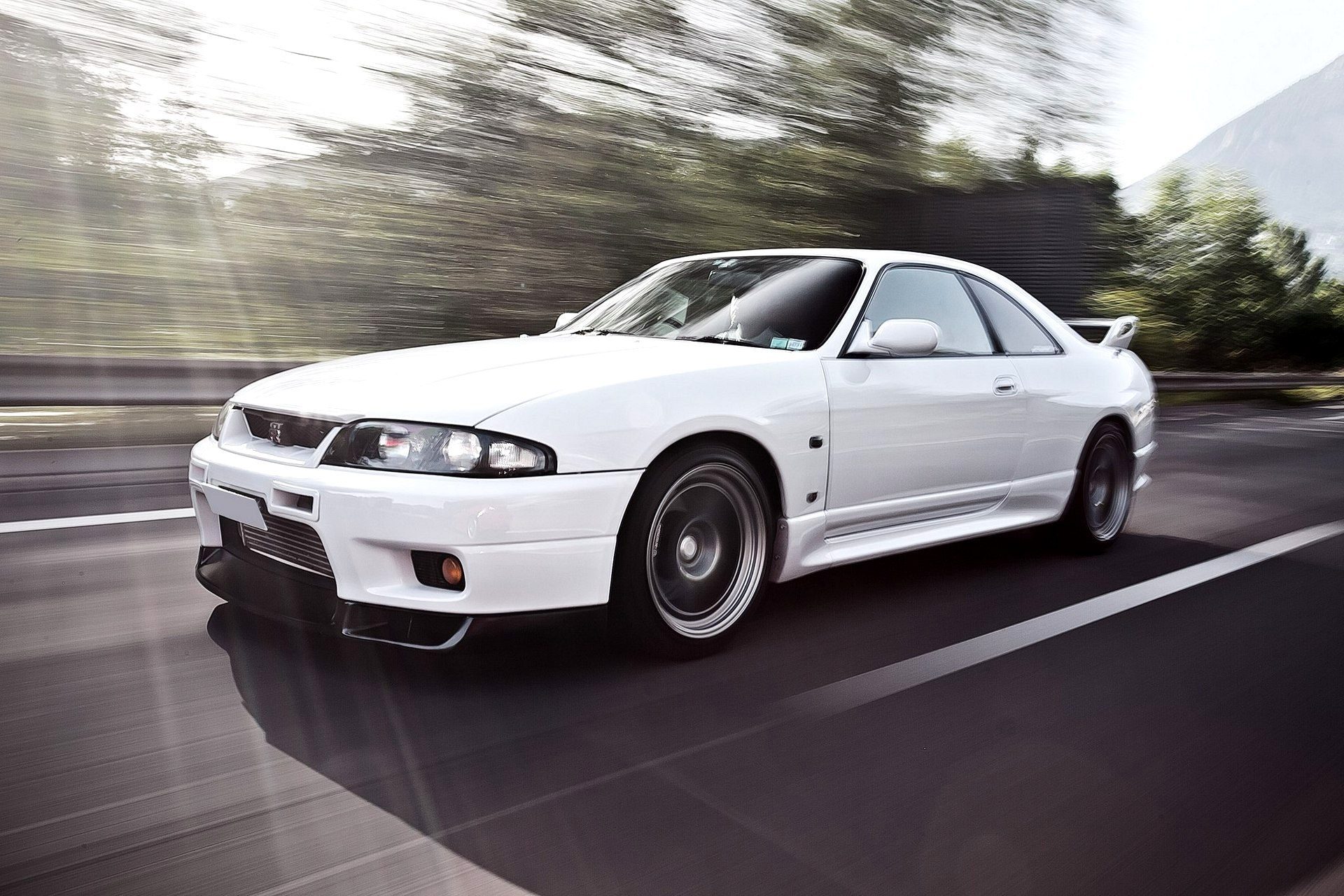 car-wallpapers-white-nissan-58-55383cb81bac0.jpg