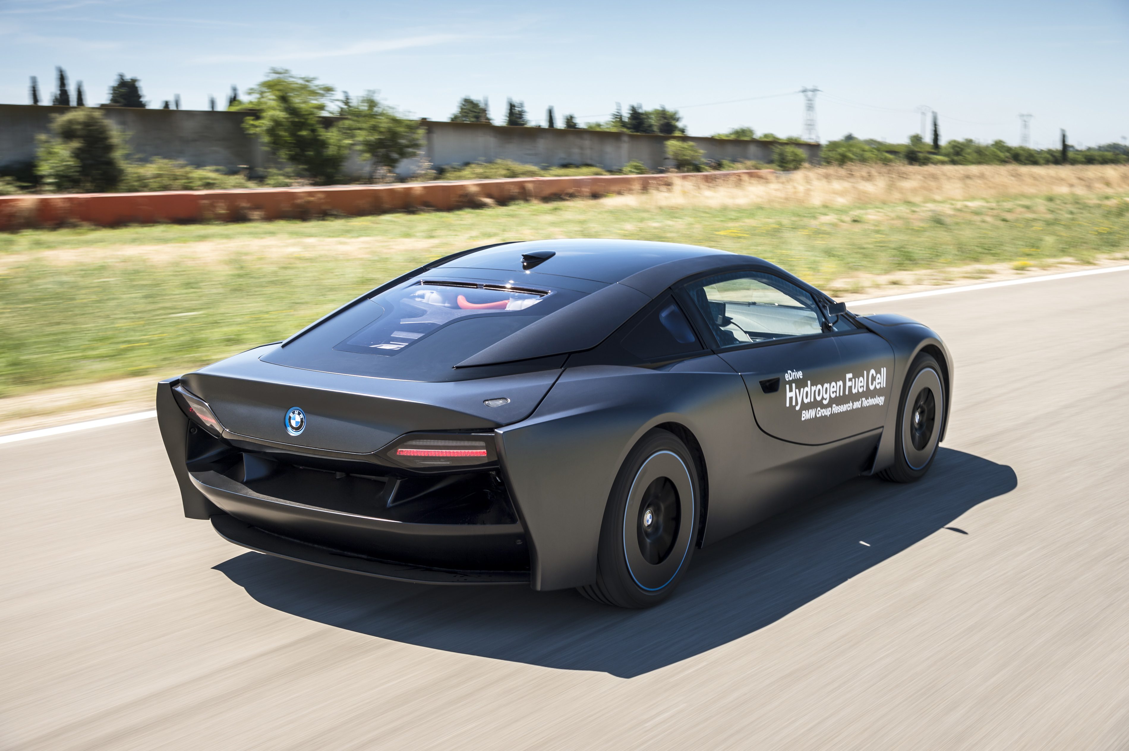 bmw_i8_hydrogen_fuel_cell_edrive_prototype_35.jpeg