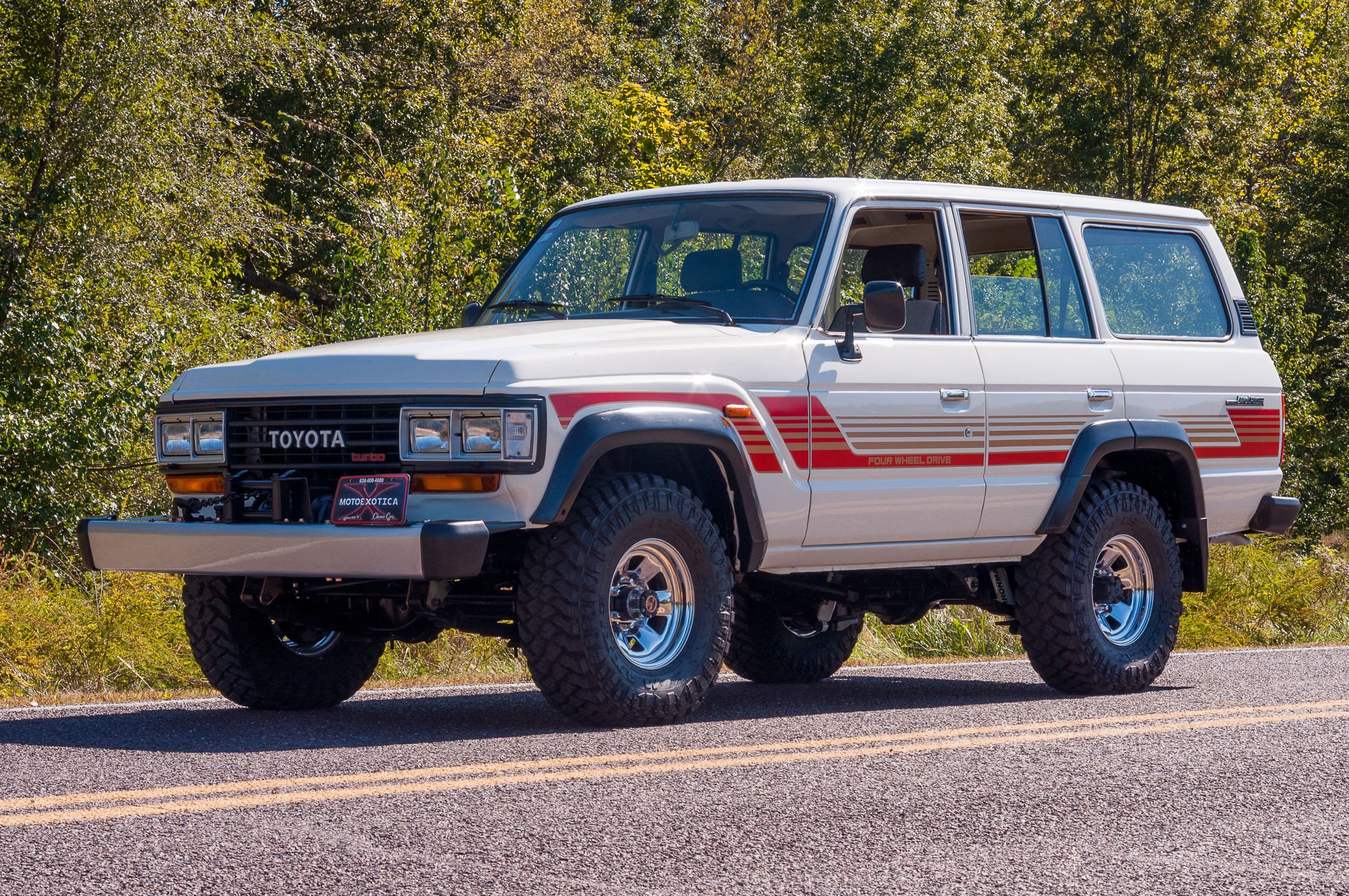 Toyota-Land-Cruiser-J60-3.jpg