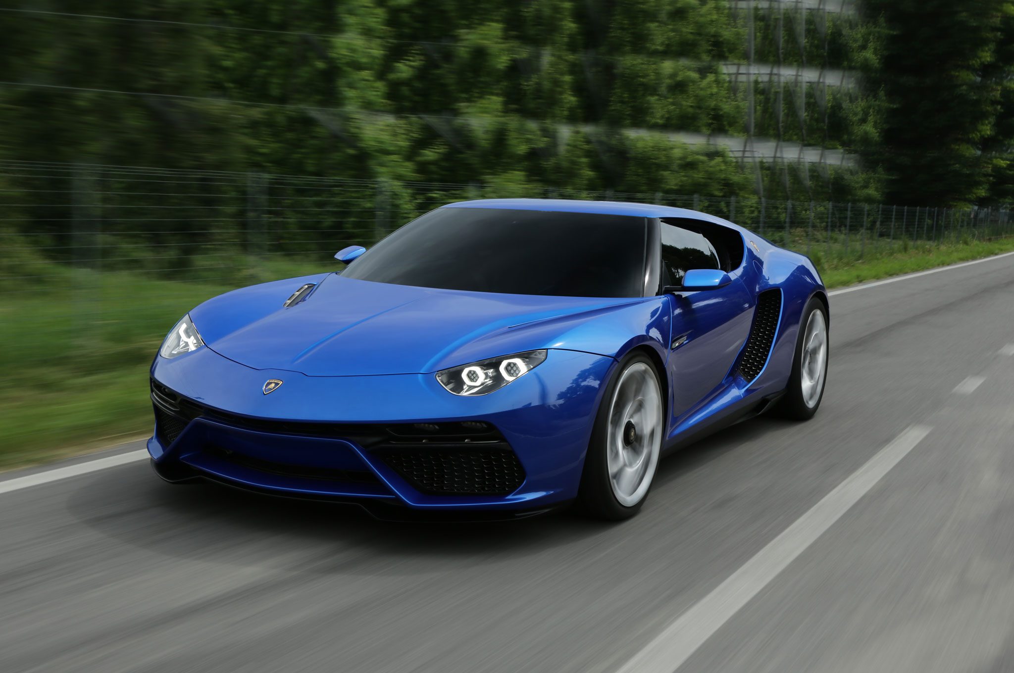 Lamborghini-Asterion-LPI-910-4-Concept-front-three-quarter-in-motion-04.jpg