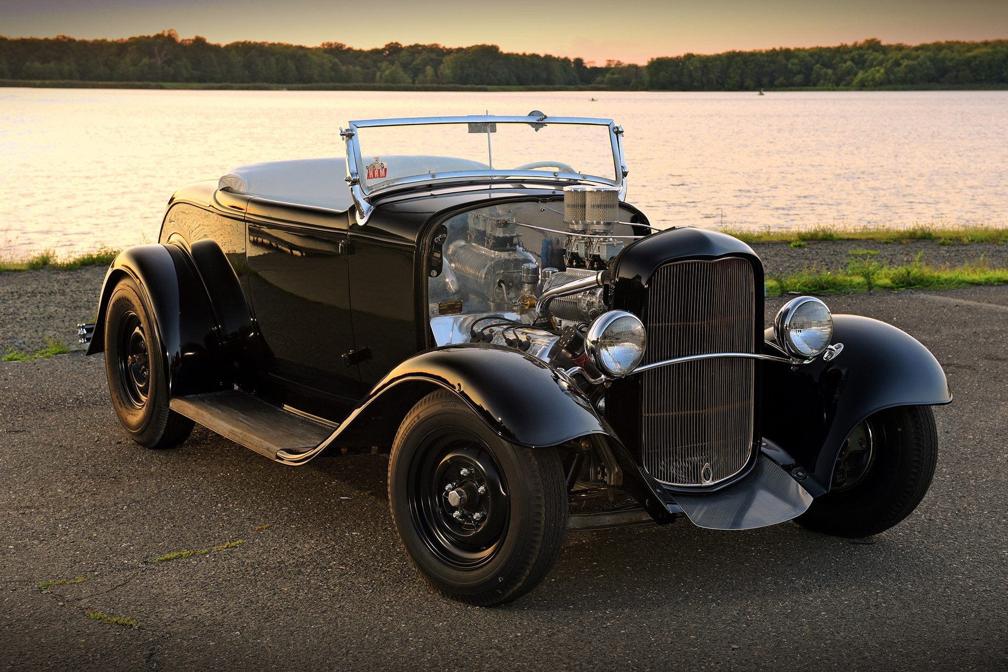 001-ida-1932-ford-roadster-front-three-quarter.jpg