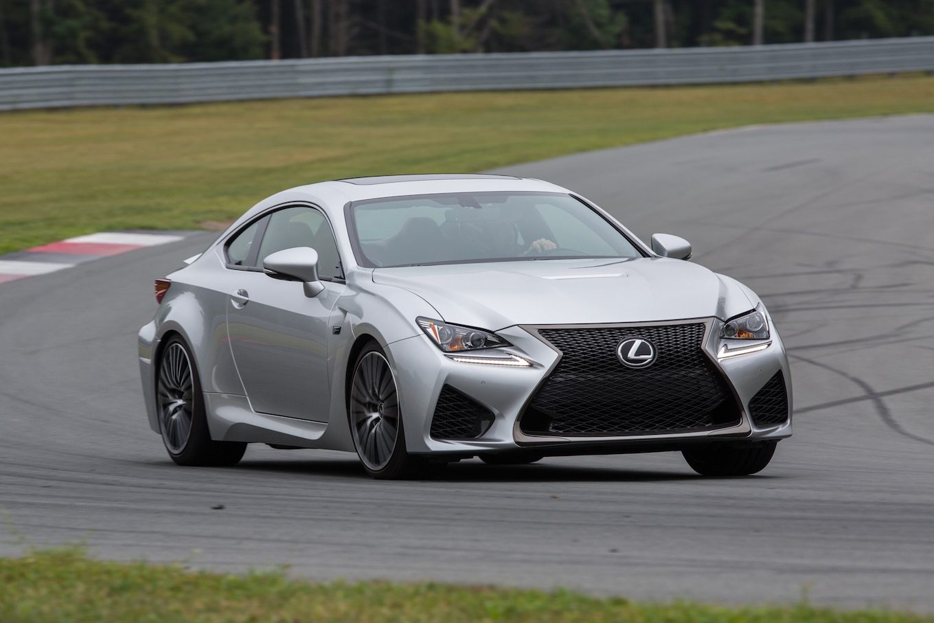 2015-Lexus-RC-F-front-end-in-motion1.jpg