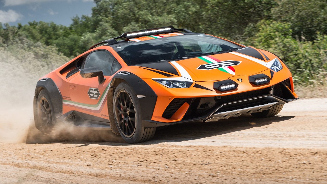 Lamborghini-Huracan-Sterrato-front-three-quarter-in-motion.jpg