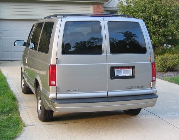 2002_chevrolet_astro-pic-16063-640x480.jpeg