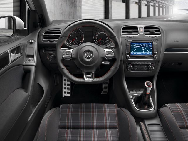 2009_volkswagen_gti_2_0t-pic-57537-640x480.jpeg