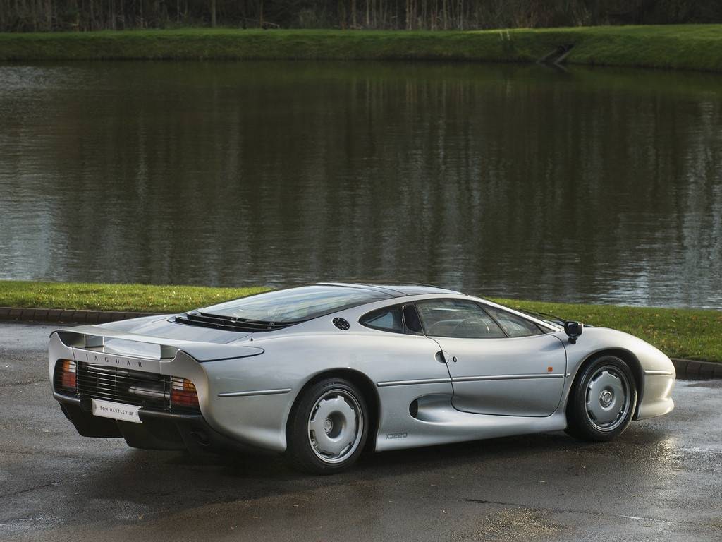 Jaguar-XJ220-4.jpg