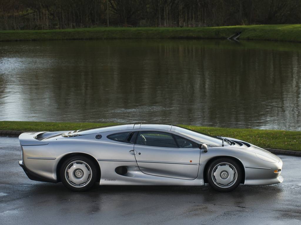 Jaguar-XJ220-5.jpg