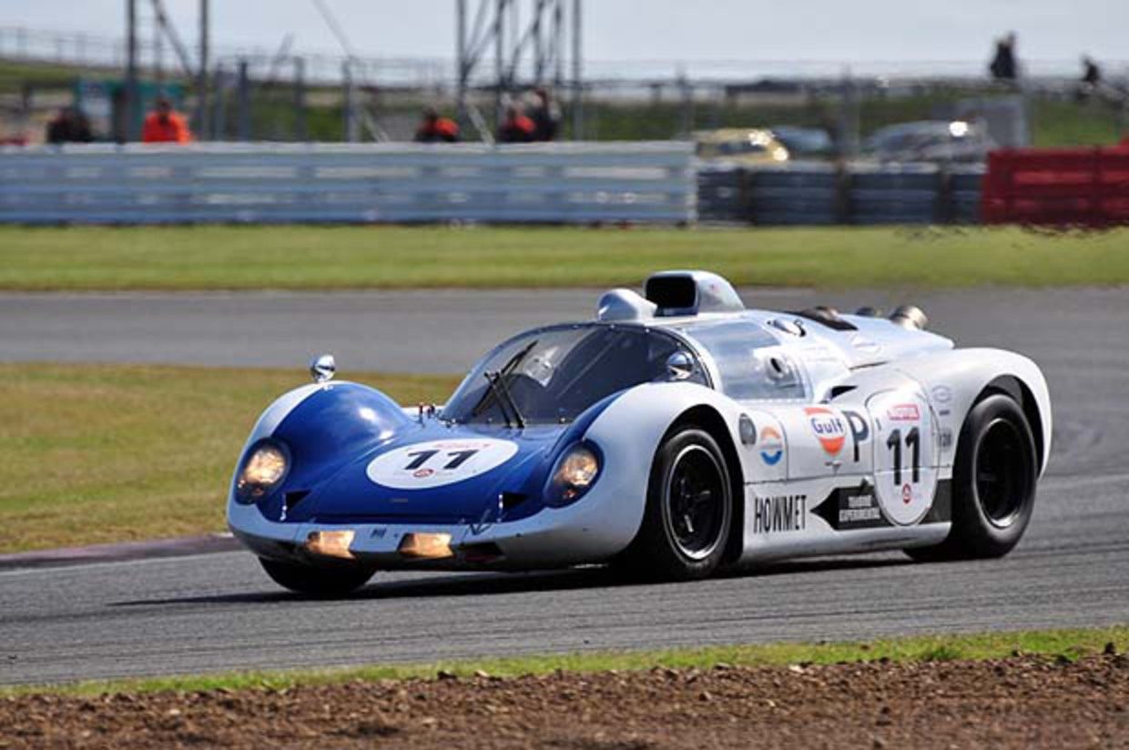 missedapex-howmet-tx-gas-turbine-racer-at-daytona-via-nigel.jpg