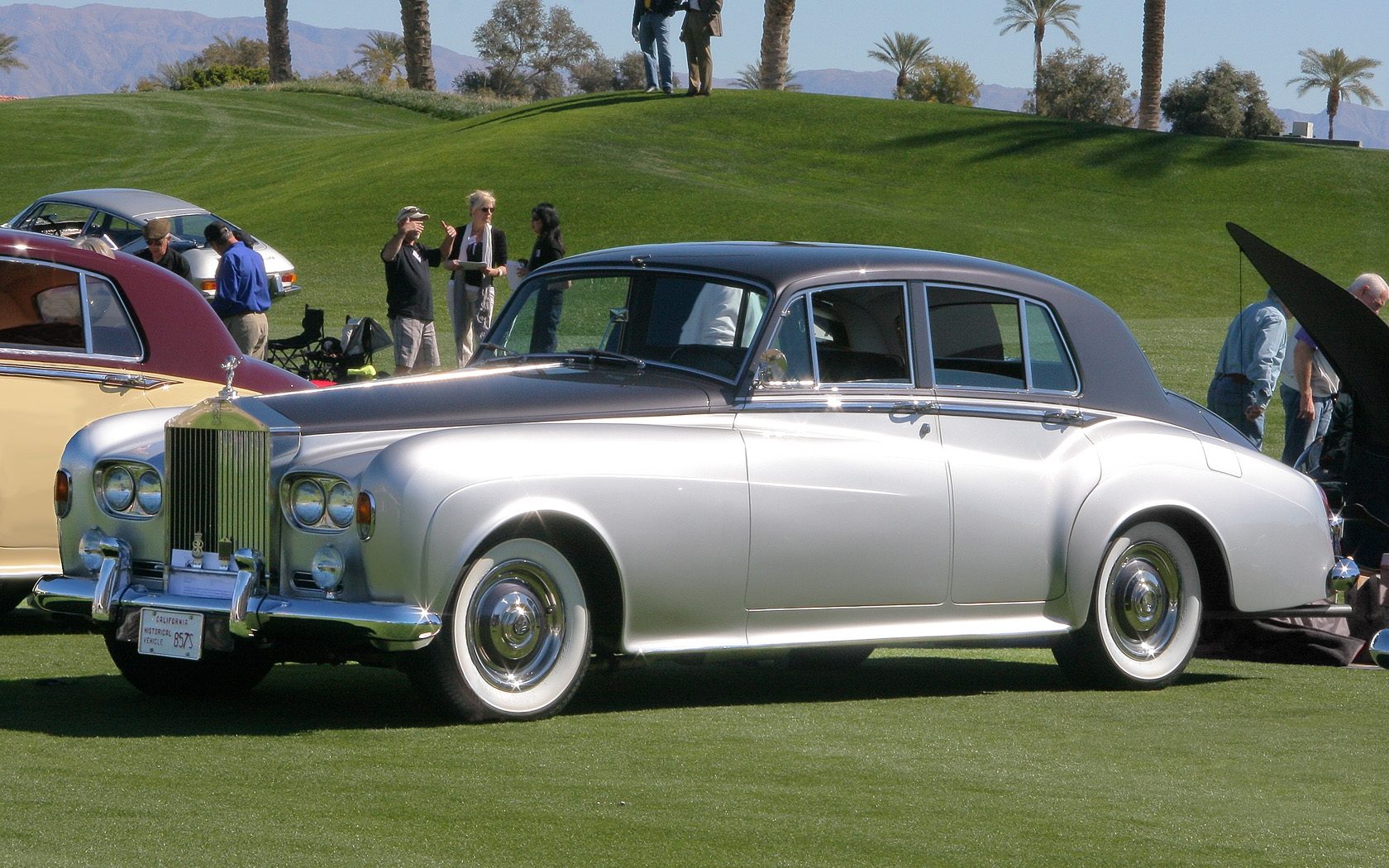 1965_Rolls-Royce_Silver_Cloud_III_-_fvl.jpg