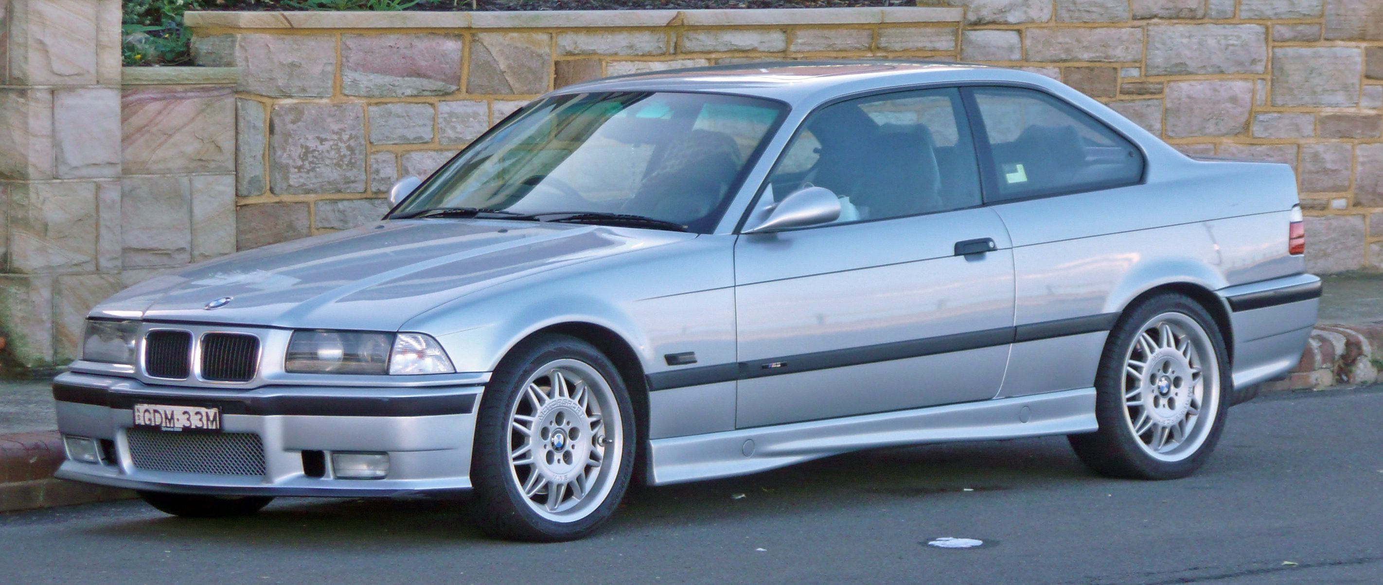 1995-1999_BMW_M3_(E36)_coupe_01.jpg