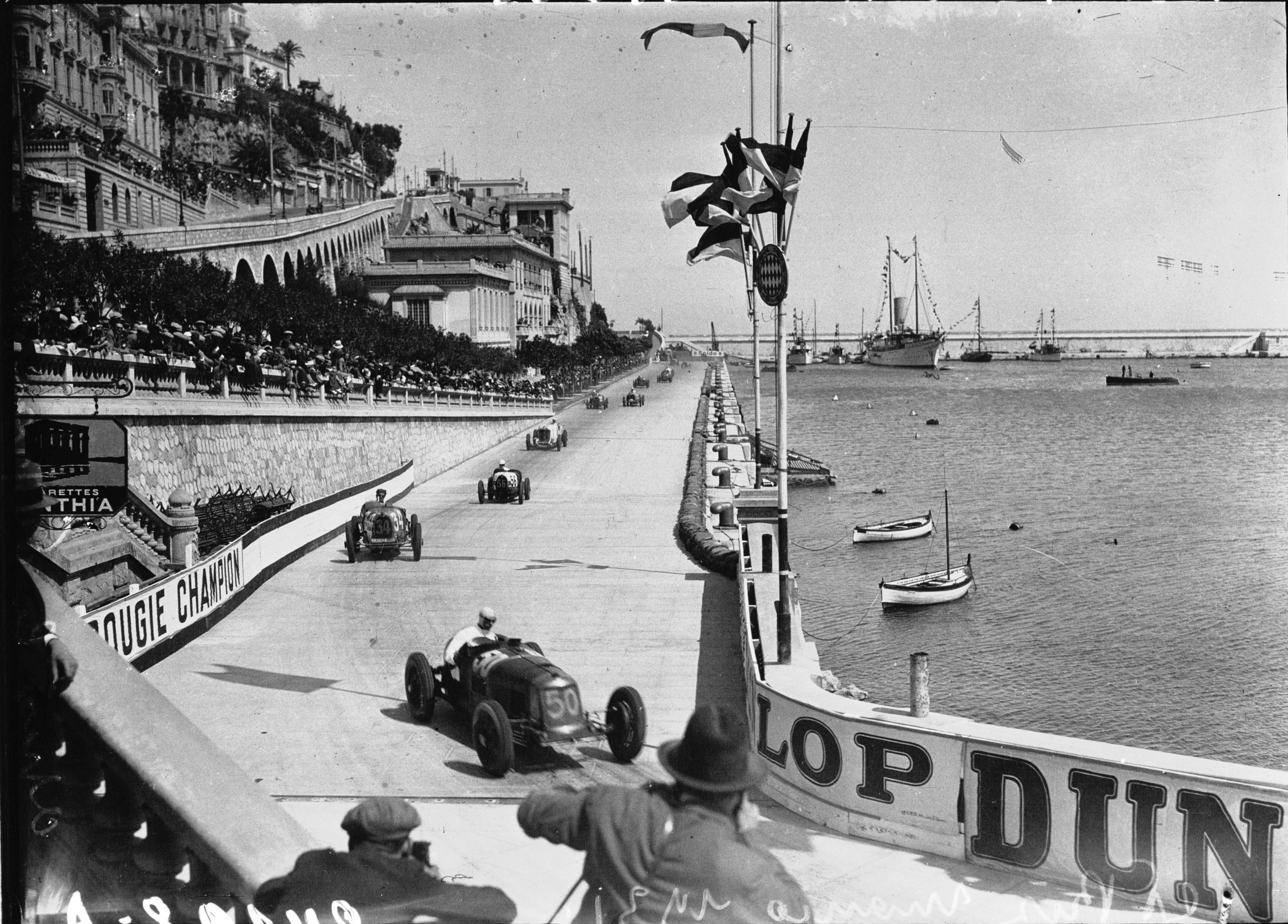 After_the_start_of_the_1931_Monaco_Grand_Prix.jpg