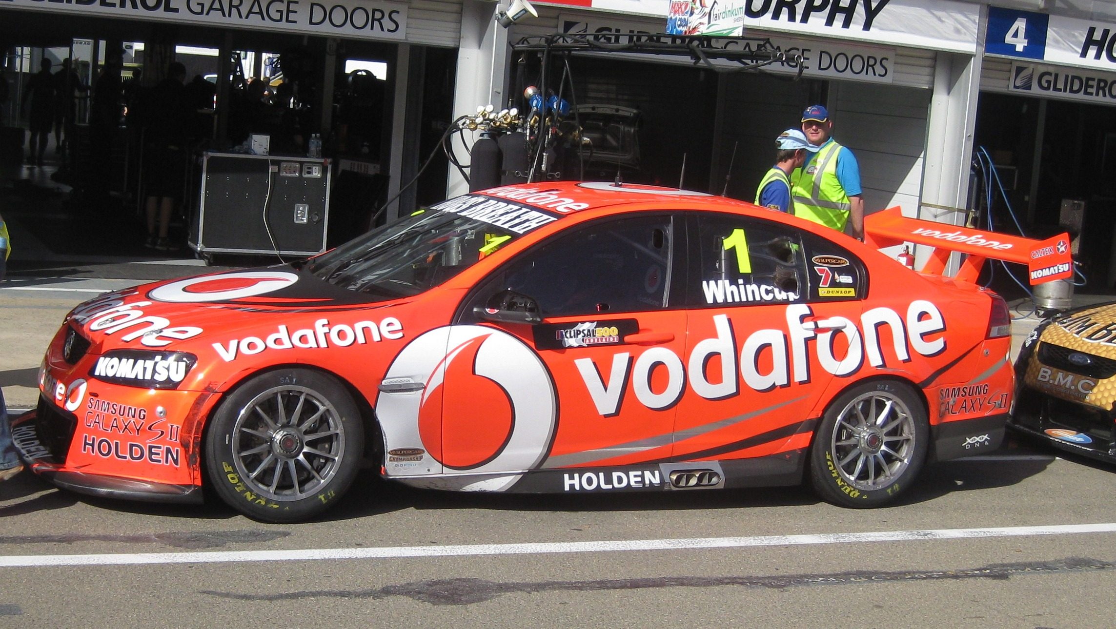 Holden_VE_Commodore_of_Jamie_Whincup_2012.JPG
