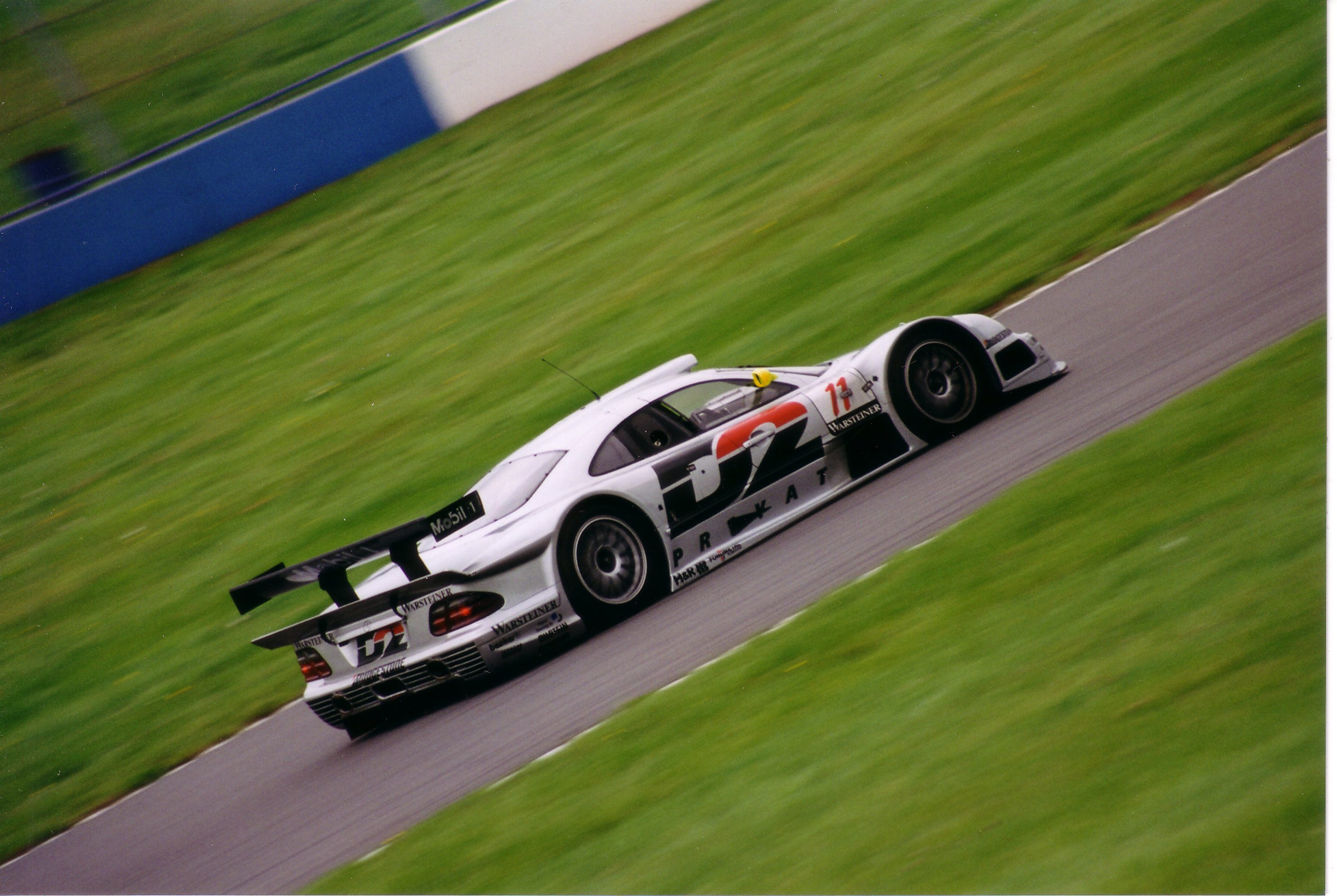 Mercedes-Benz_CLK_GTR_11.jpg