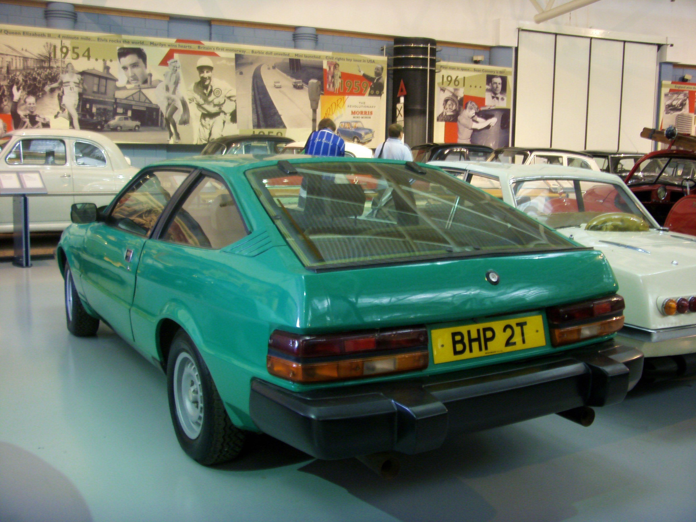 1978_Triumph_TR7_%28Project_Lynx%29_Heritage_Motor_Centre,_Gaydon_%281%29.jpg