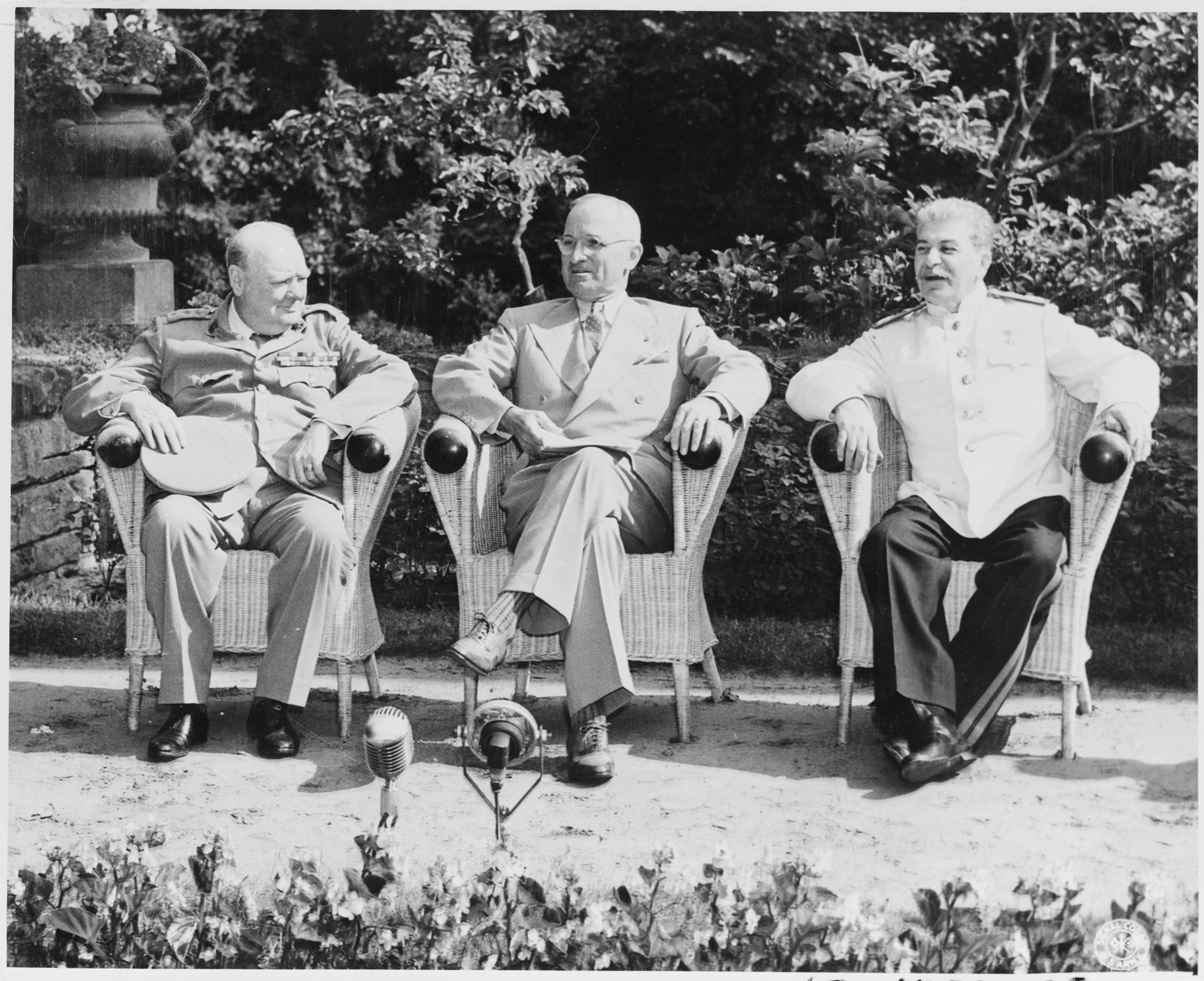 L_to_R%2C_British_Prime_Minister_Winston_Churchill%2C_President_Harry_S._Truman%2C_and_Soviet_leader_Josef_Stalin_in_the..._-_NARA_-_198958.jpg